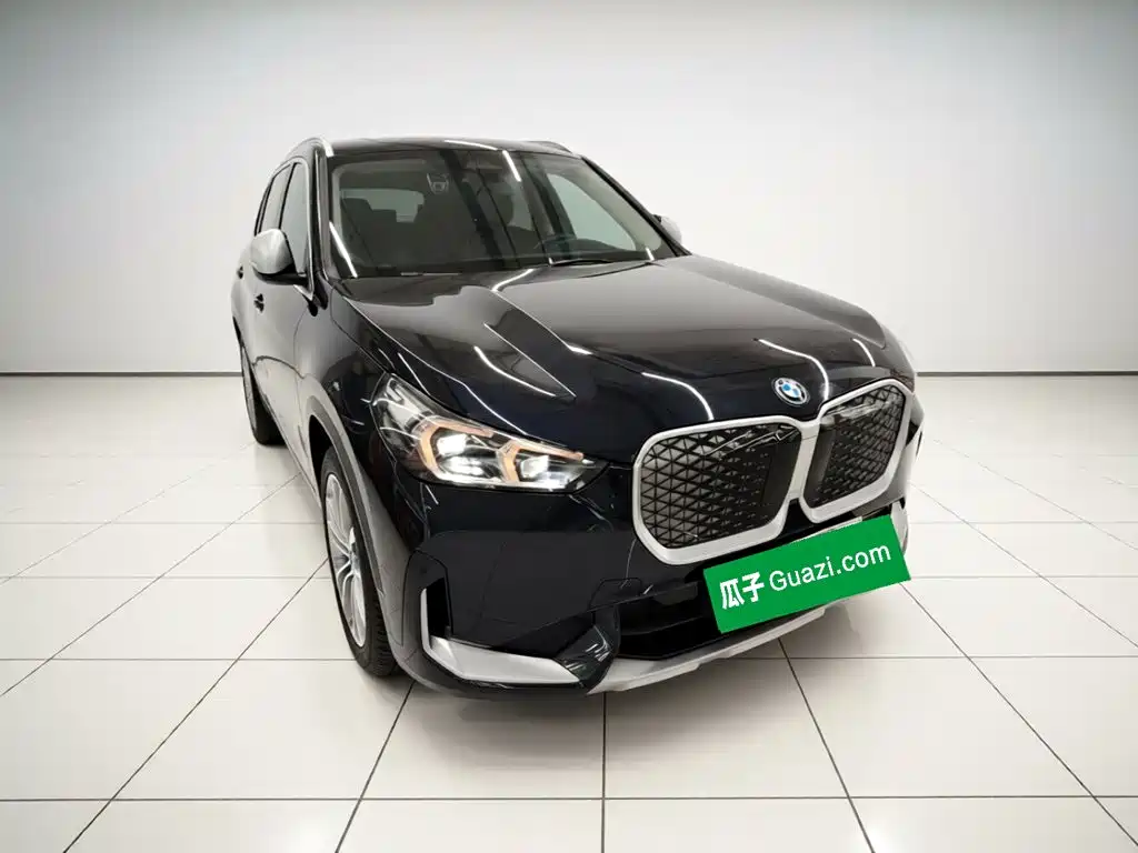 BMW iX1 2024