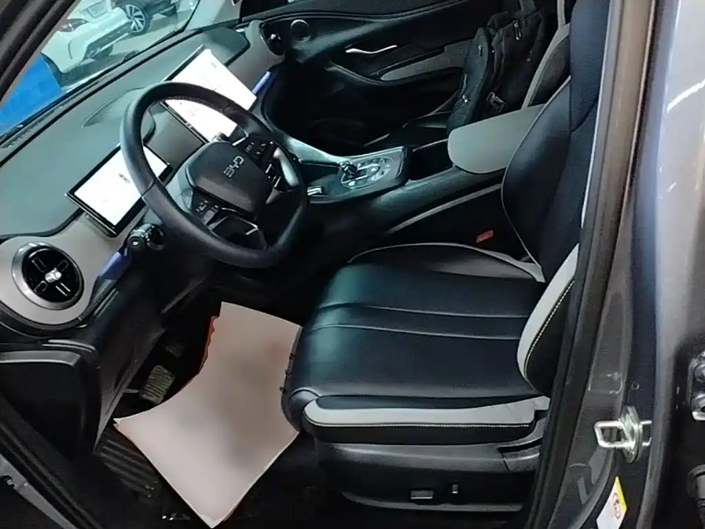 BYD Seal 05 DM-i 2025 — фото 15