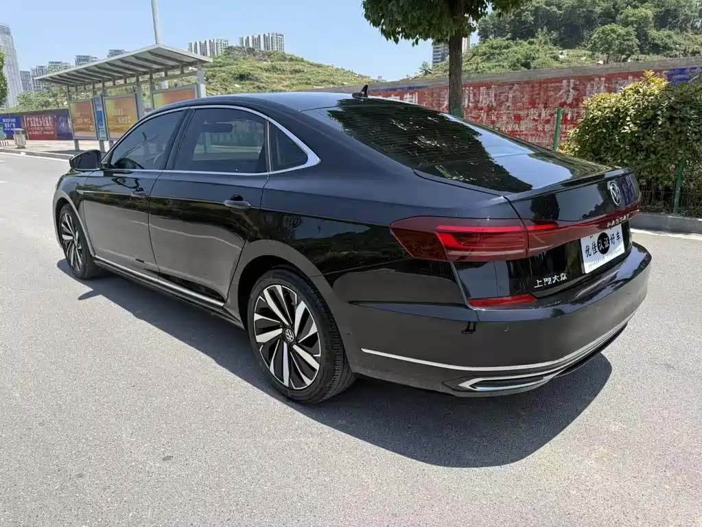 Volkswagen Passat 2022 — фото 10
