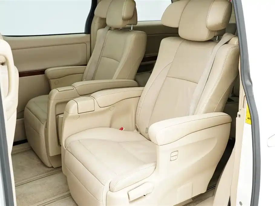 Toyota Alphard 2010 — фото 12