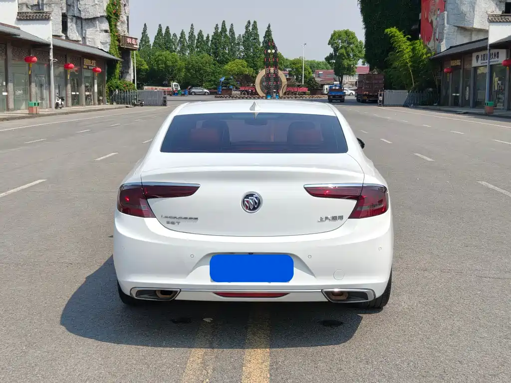 Buick LaCrosse 2017 — фото 11