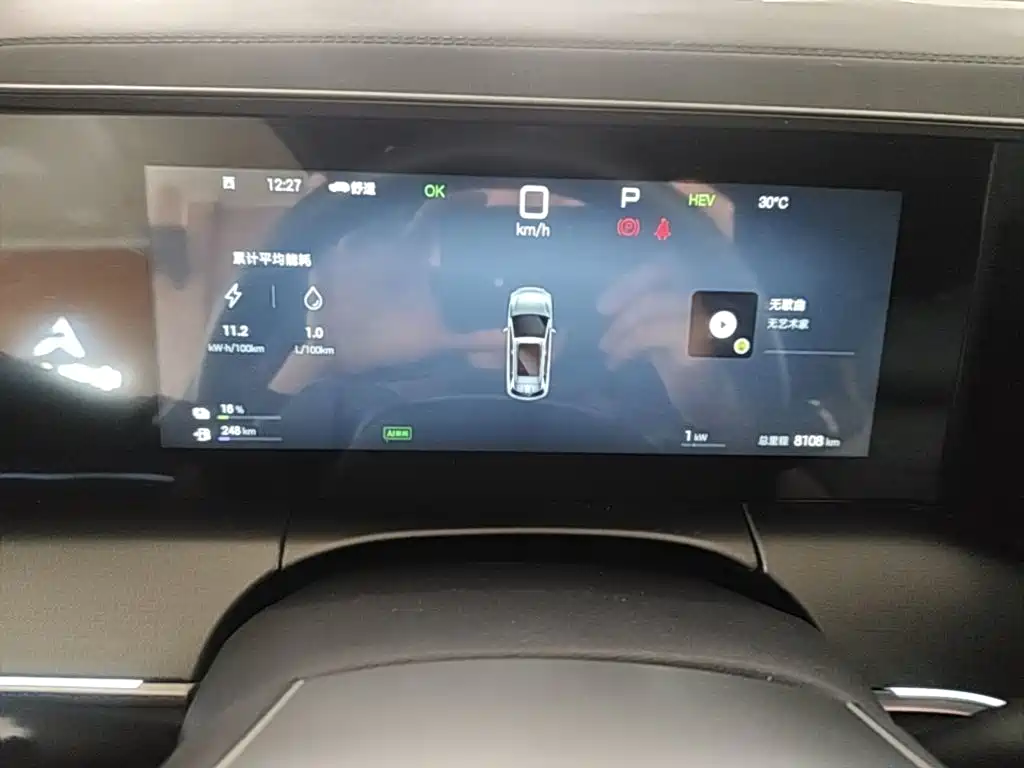BYD L DM-i 2025 — фото 12