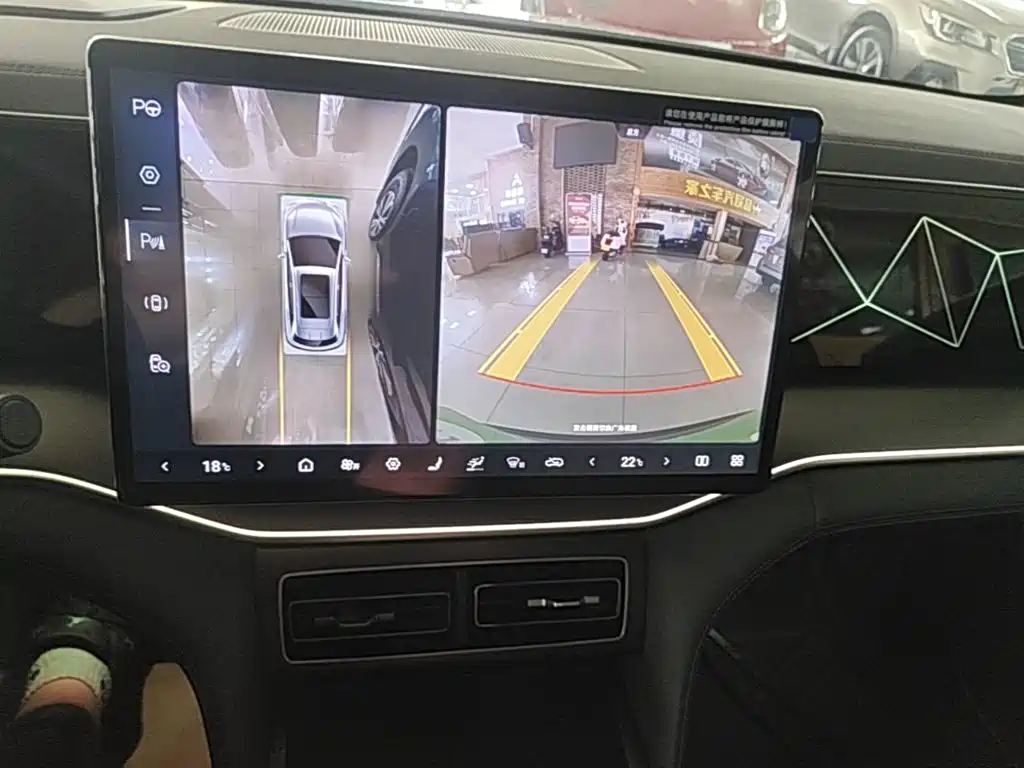 BYD L DM-i 2025 — фото 13