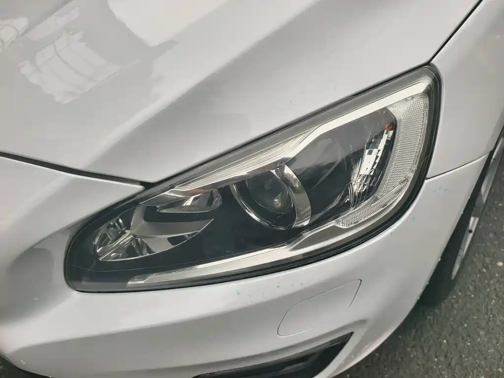 Volvo S60 2017 — фото 12