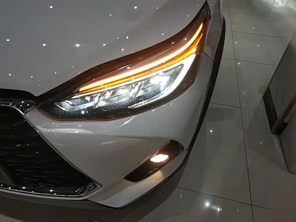 Toyota Yaris L 2022 — фото 24