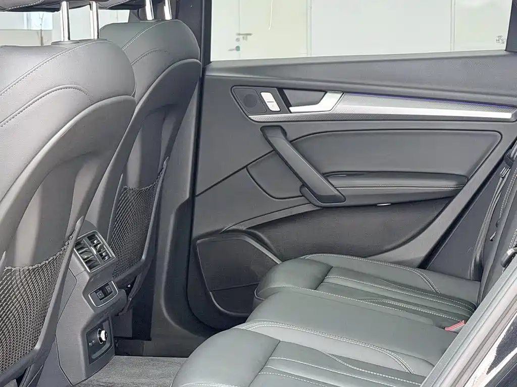 Audi Q5L 2023 — фото 7