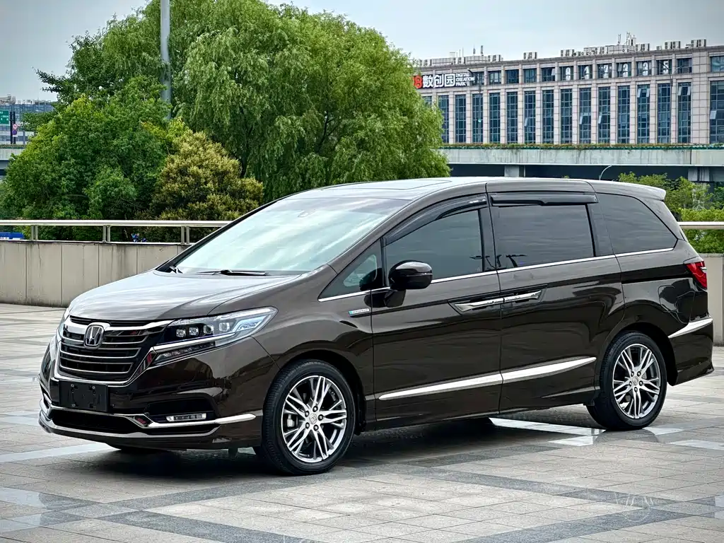 Honda Elysion 2021 — фото 1
