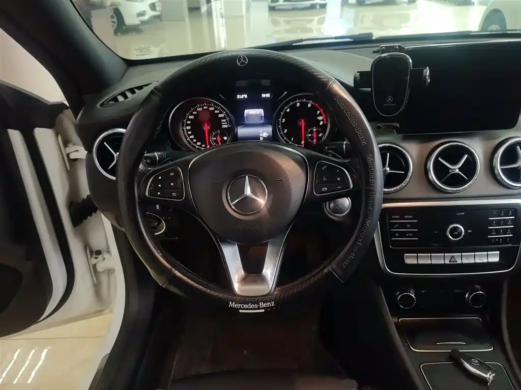 Mercedes-Benz CLA 2018 — фото 11