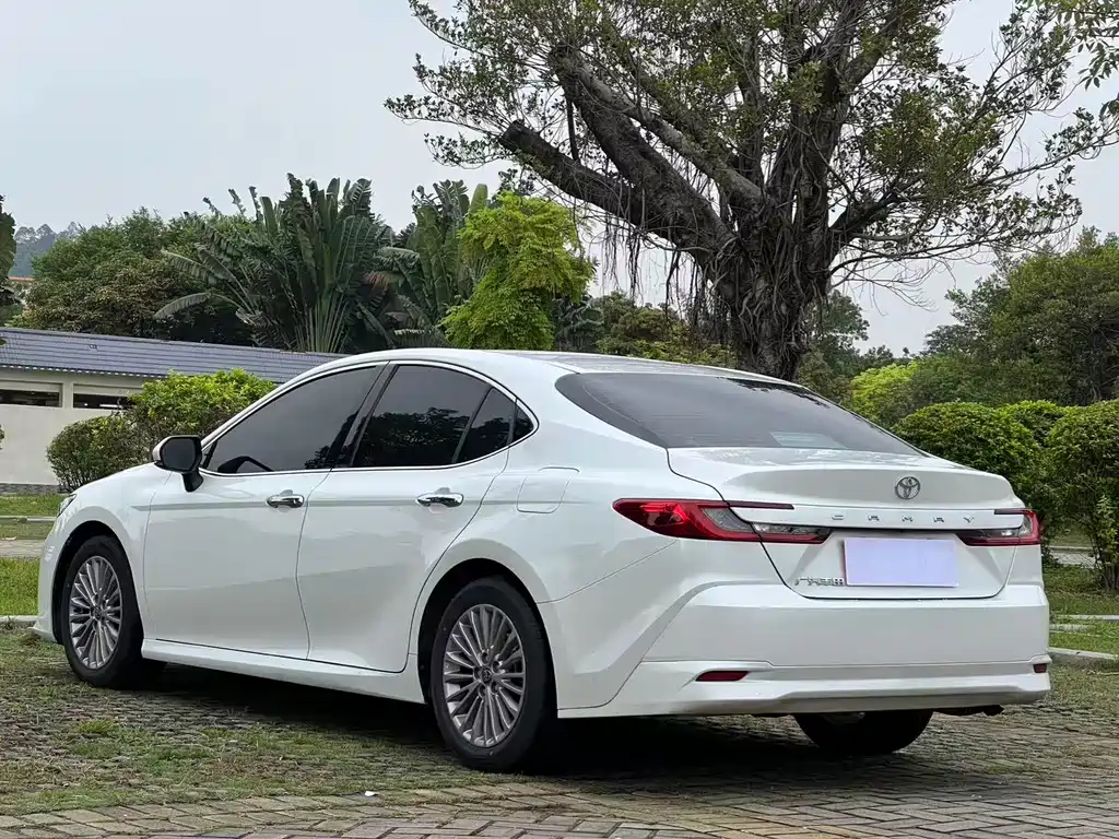 Toyota Camry 2024 — фото 14