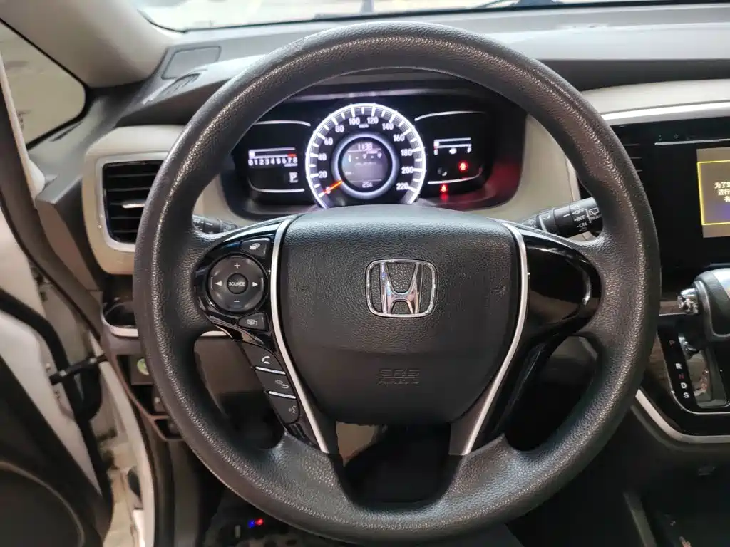 Honda Odyssey 2017 — фото 11