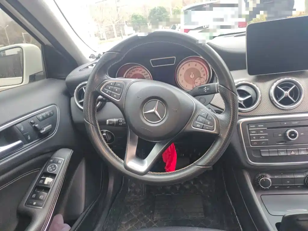 Mercedes-Benz GLA 2017