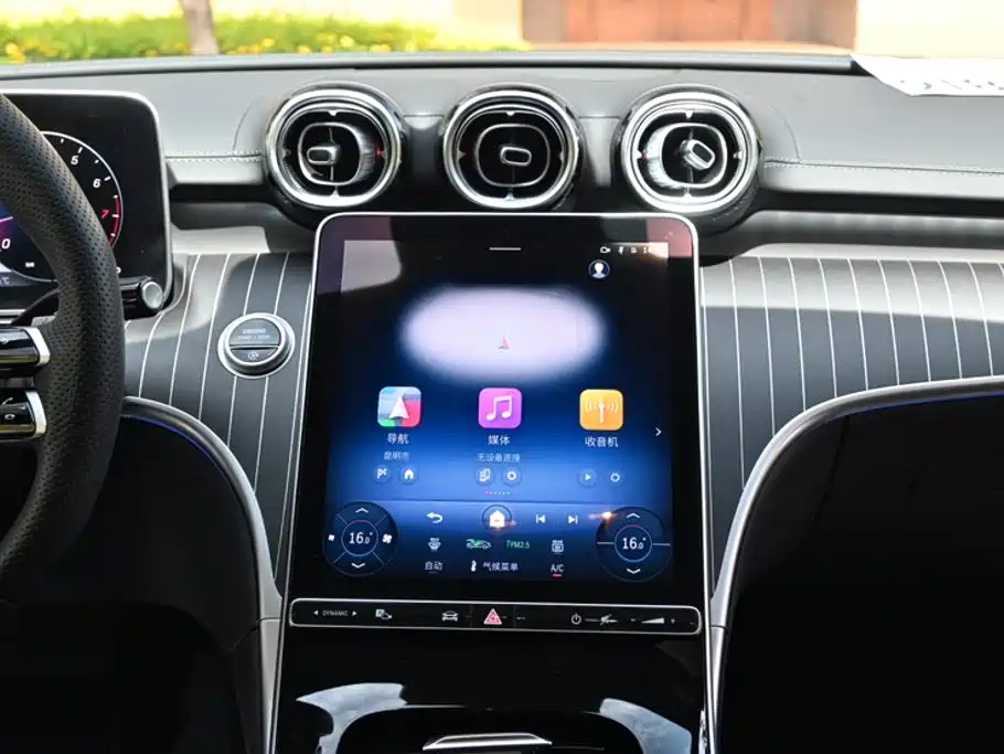 Mercedes-Benz C-Class 2025 — фото 14
