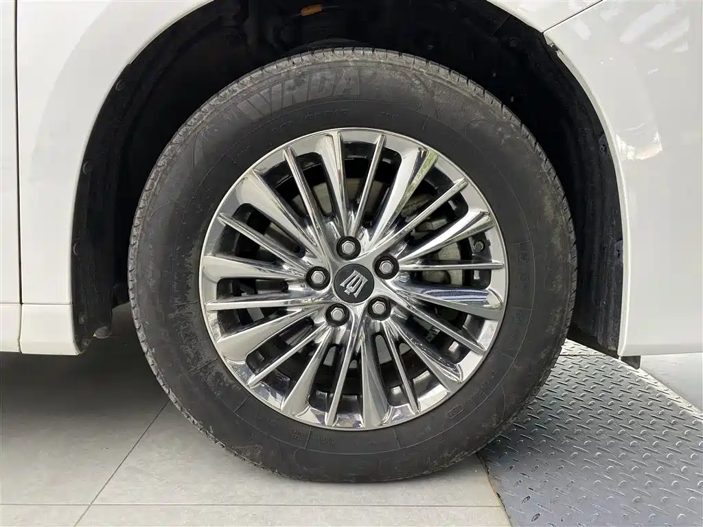 Toyota Vellfire 2023 — фото 13