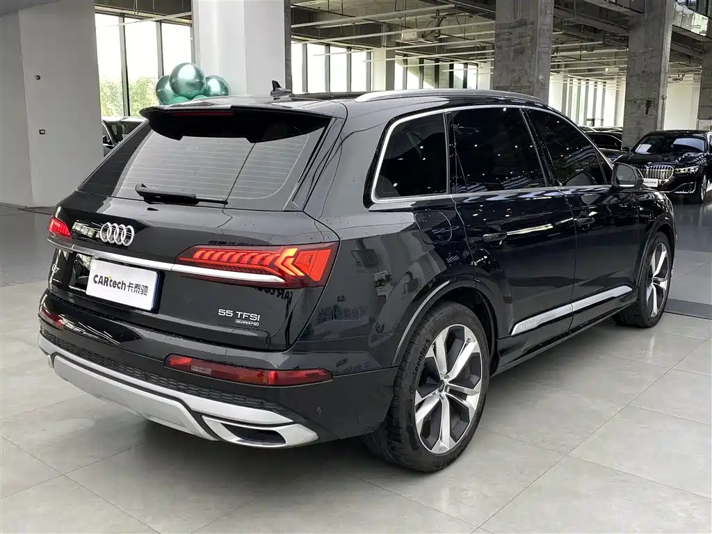 Audi Q7 2024 — фото 3