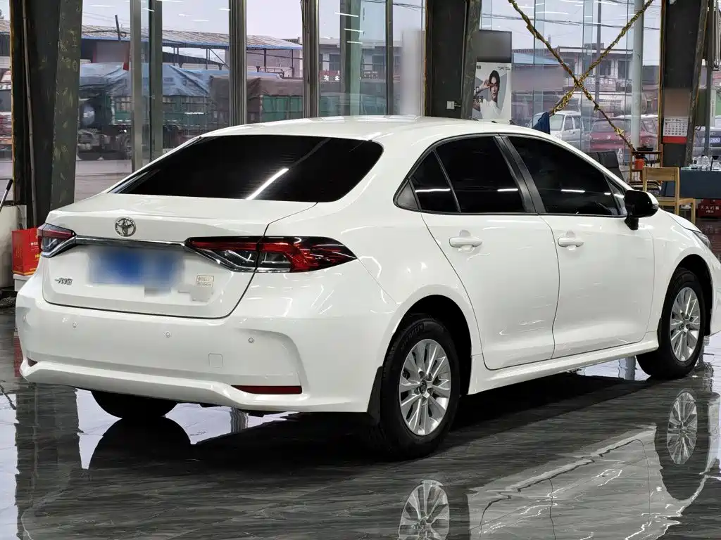 Toyota Corolla 2021 — фото 14