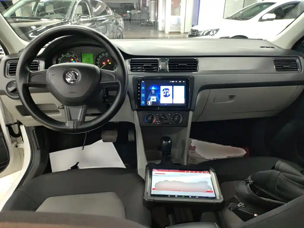 Skoda Rapid 2018 — фото 10