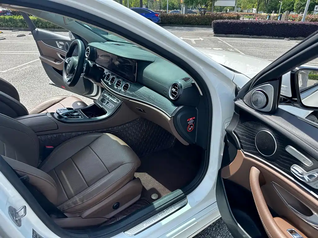 Mercedes-Benz E-Class 2018 — фото 13