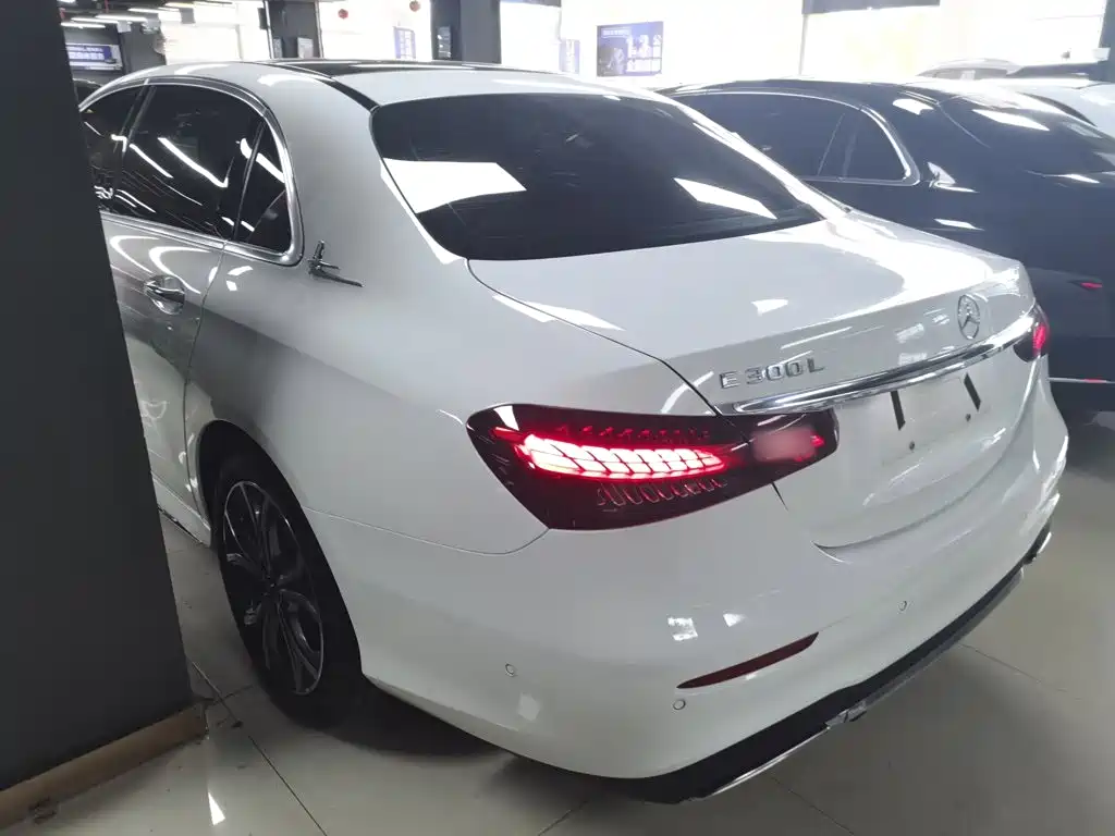 Mercedes-Benz E-Class 2022