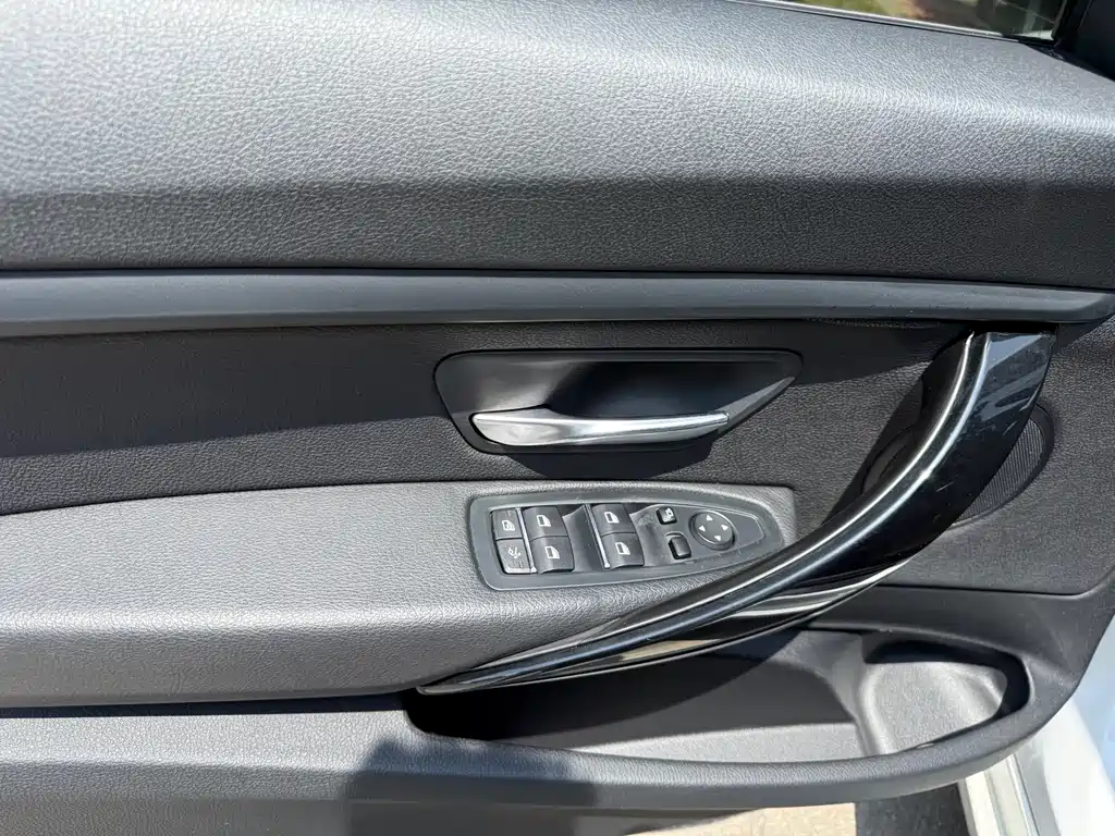 BMW 3 Series GT 2017 — фото 18