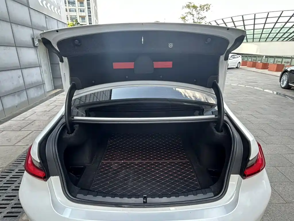 BMW 3 Series 2023