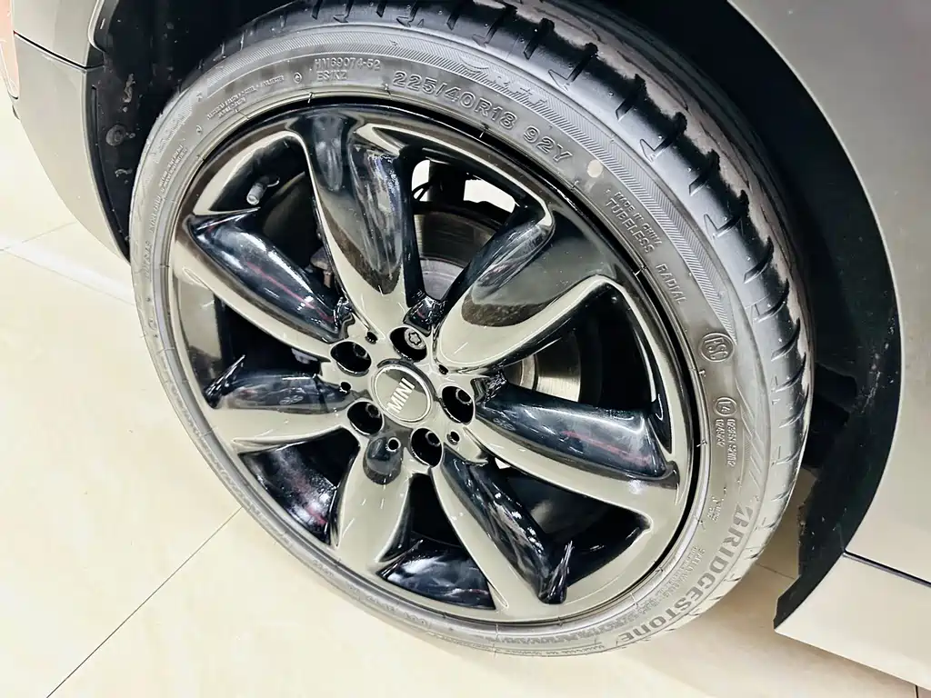 MINI Clubman 2018 — фото 12