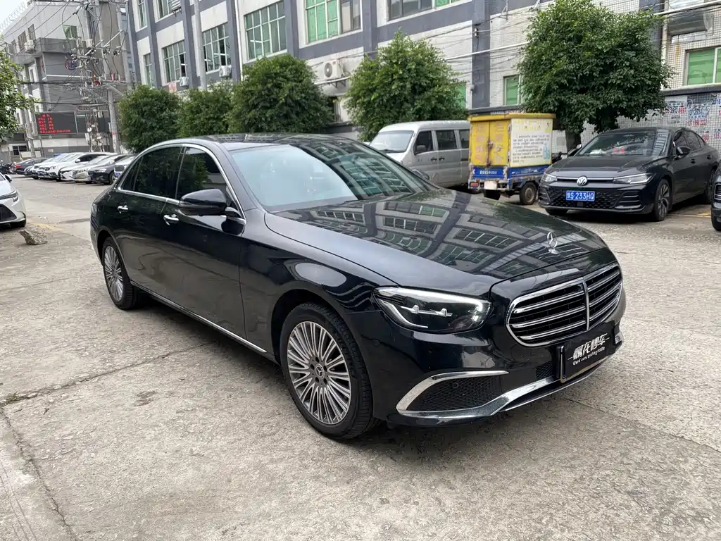 Mercedes-Benz E-Class 2023 — фото 3