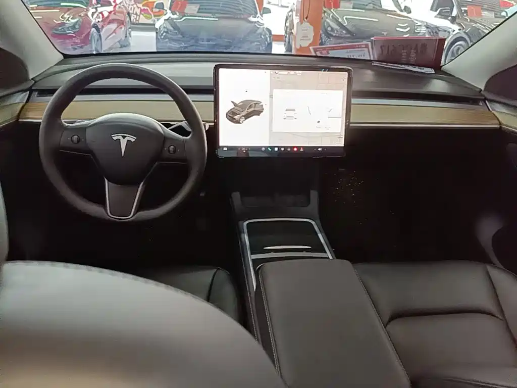 Tesla Model Y 2021 — фото 10