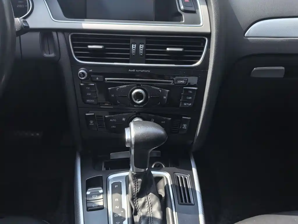 Audi A4L 2015 — фото 10