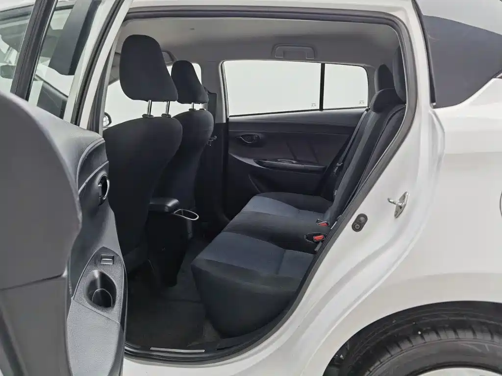 Toyota Yaris L 2019 — фото 15