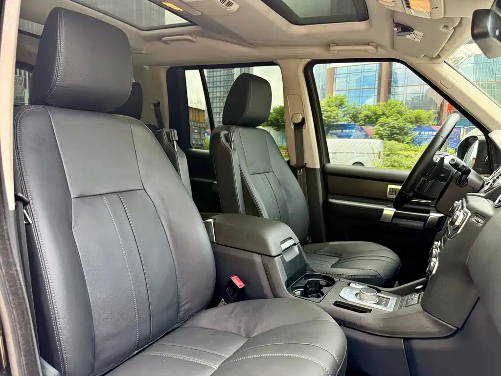 Land Rover Discovery 2015 — фото 10
