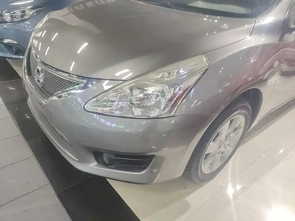 Nissan Tiida 2015 — фото 24