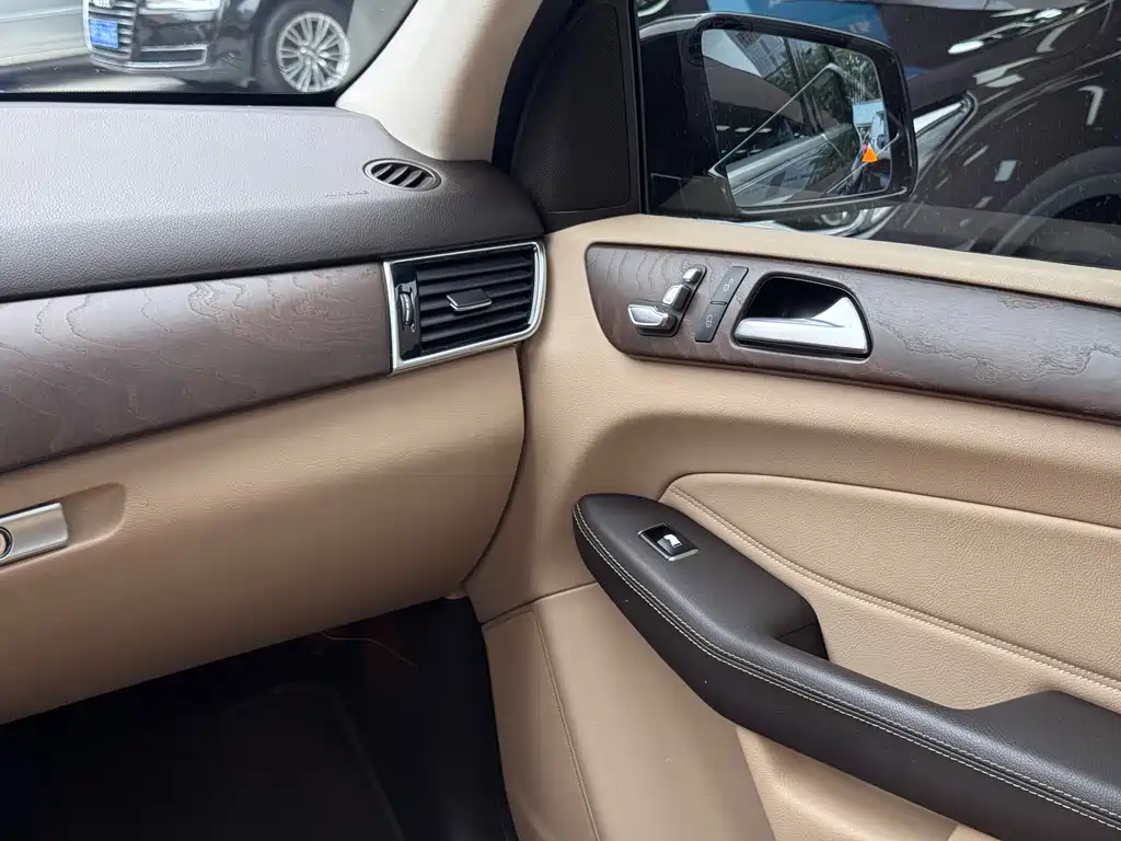 Mercedes-Benz GLE 2016 — фото 13