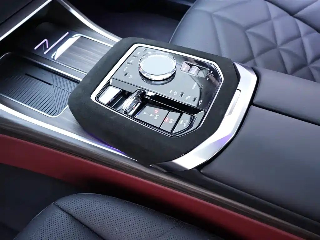 BMW 7 Series 2025 — фото 12