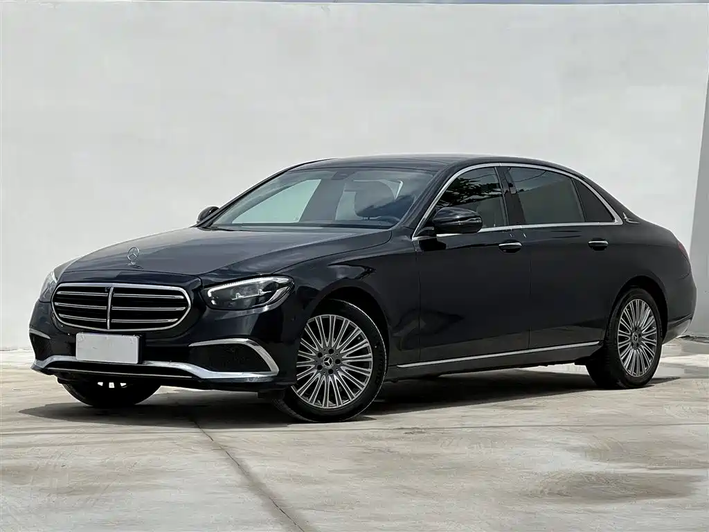 Mercedes-Benz E-Class 2023 — фото 1