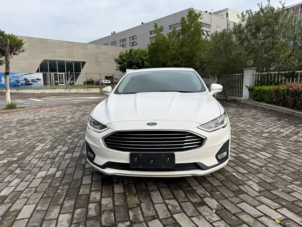 Ford Mondeo 2019 — фото 2