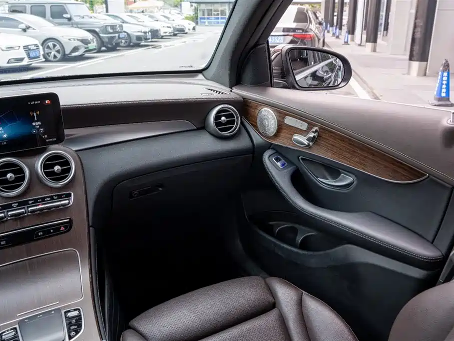 Mercedes-Benz GLC 2021 — фото 15