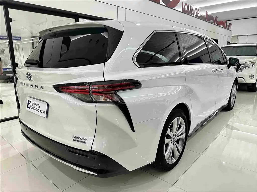 Toyota Sienna 2024 — фото 16