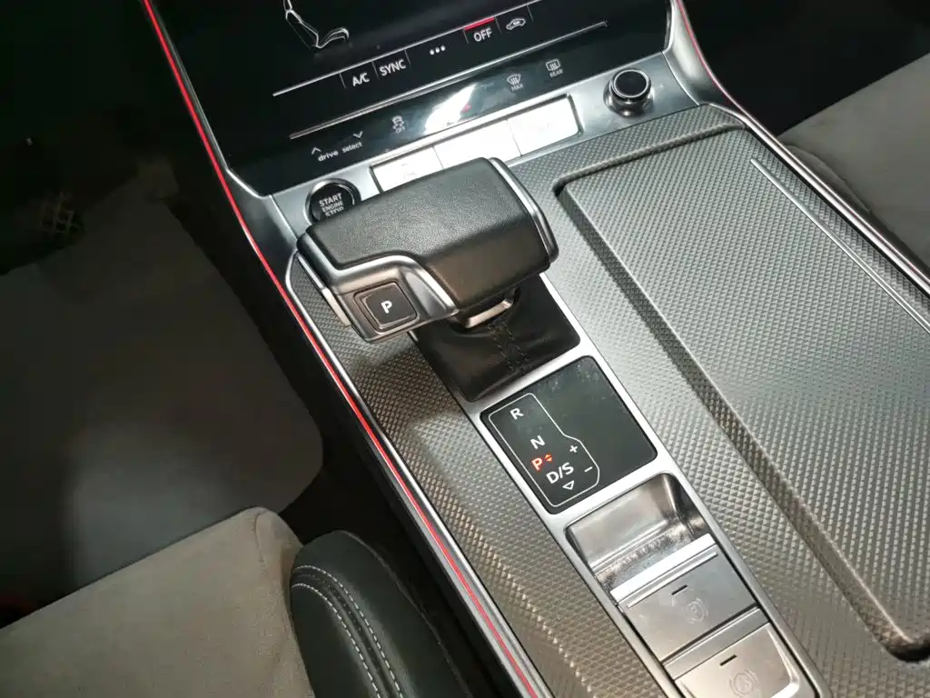 Audi A6L 2023 — фото 14