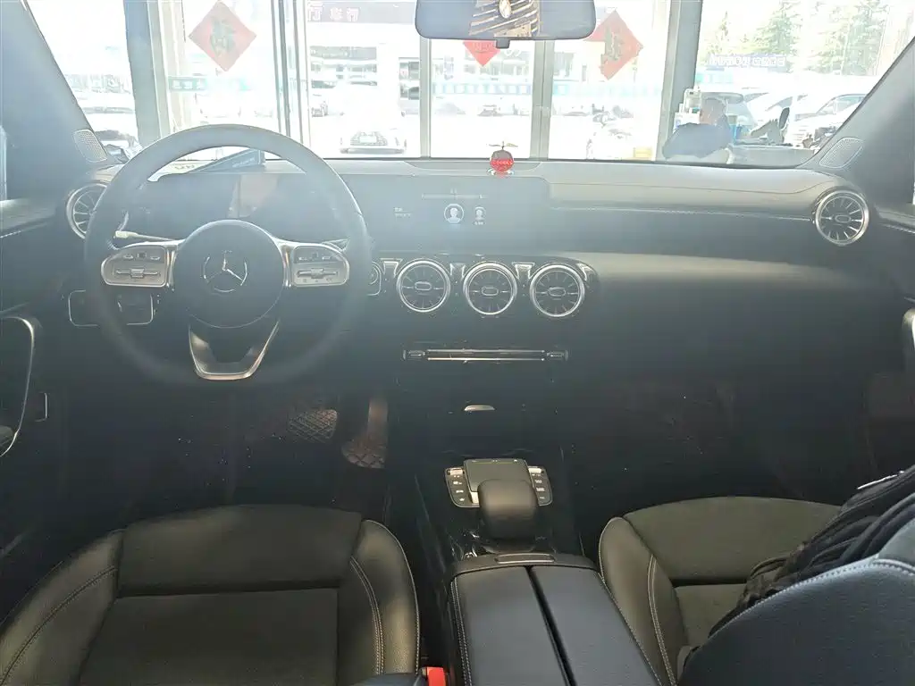 Mercedes-Benz A-Class 2022 — фото 10
