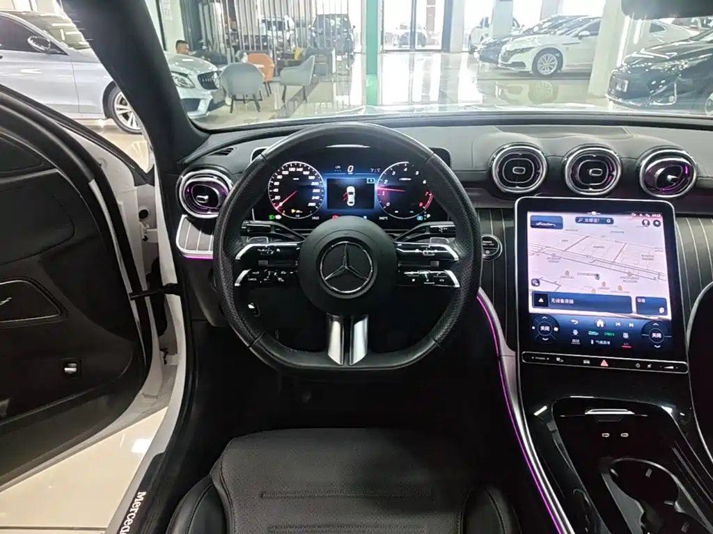 Mercedes-Benz C-Class 2024 — фото 11