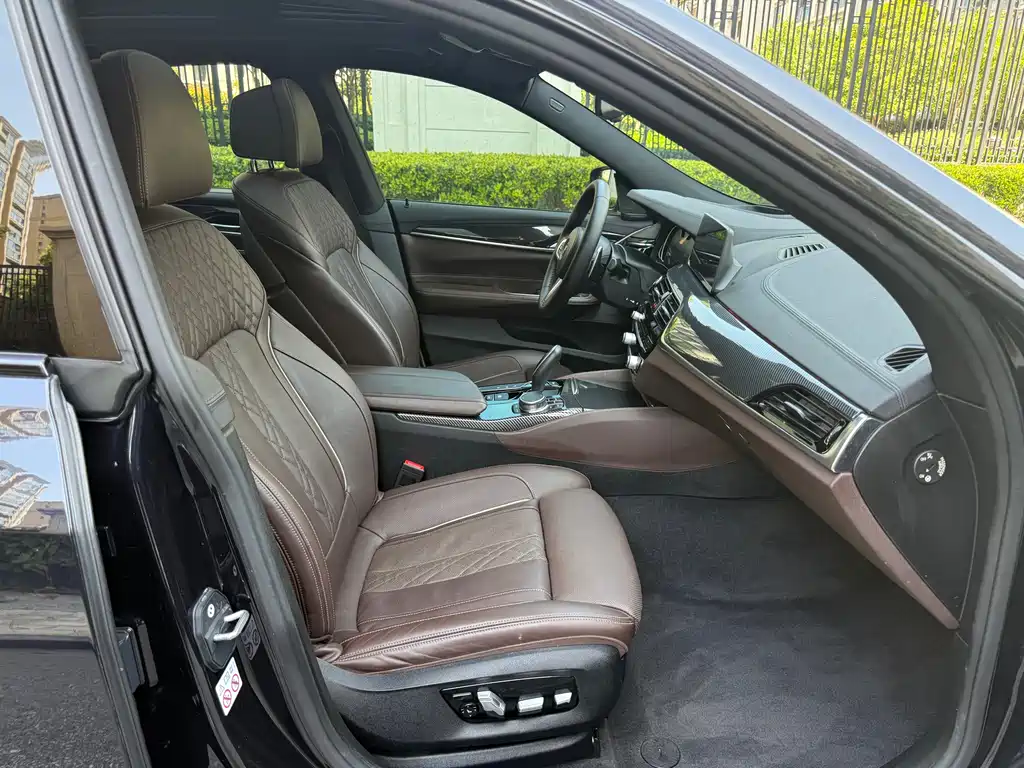 BMW 6 Series GT 2018 — фото 17