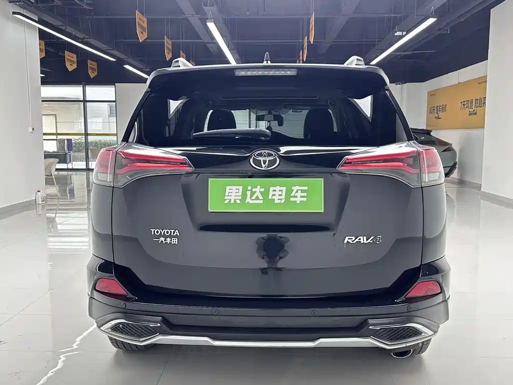 Toyota RAV4 2019 — фото 6