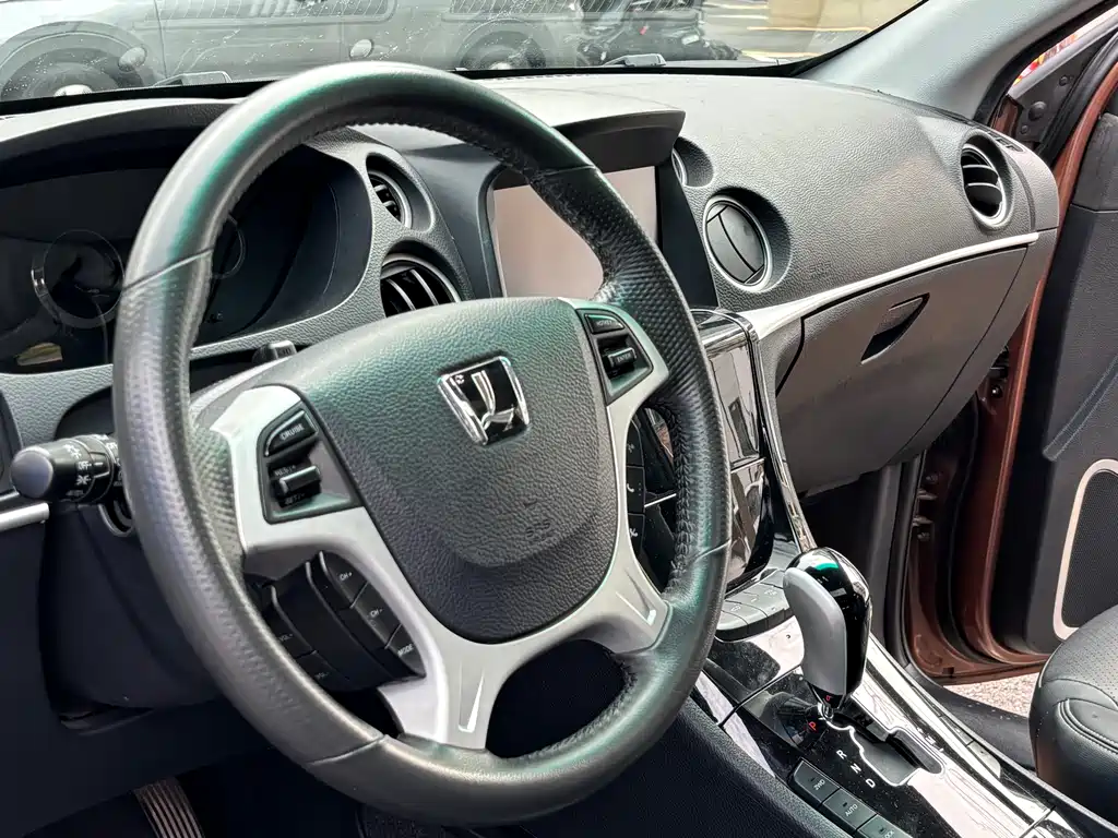 Luxgen Big 7 SUV 2015 — фото 12