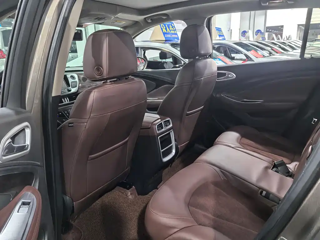 Buick Envision Plus 2016 — фото 8