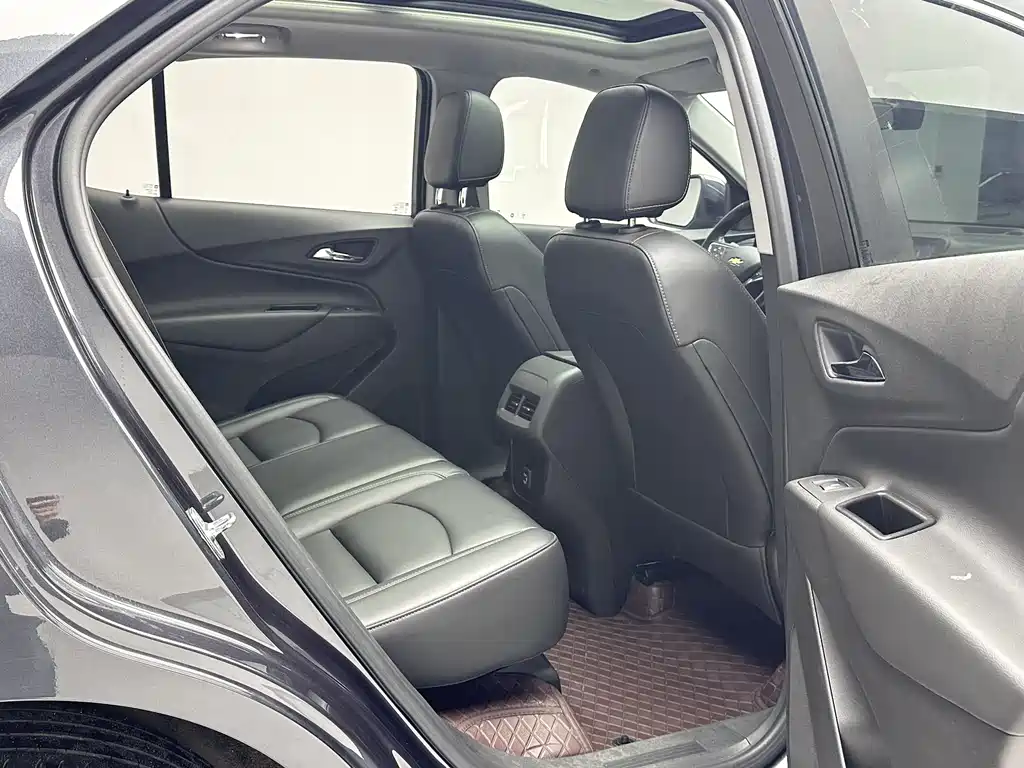 Chevrolet Equinox 2023 — фото 12