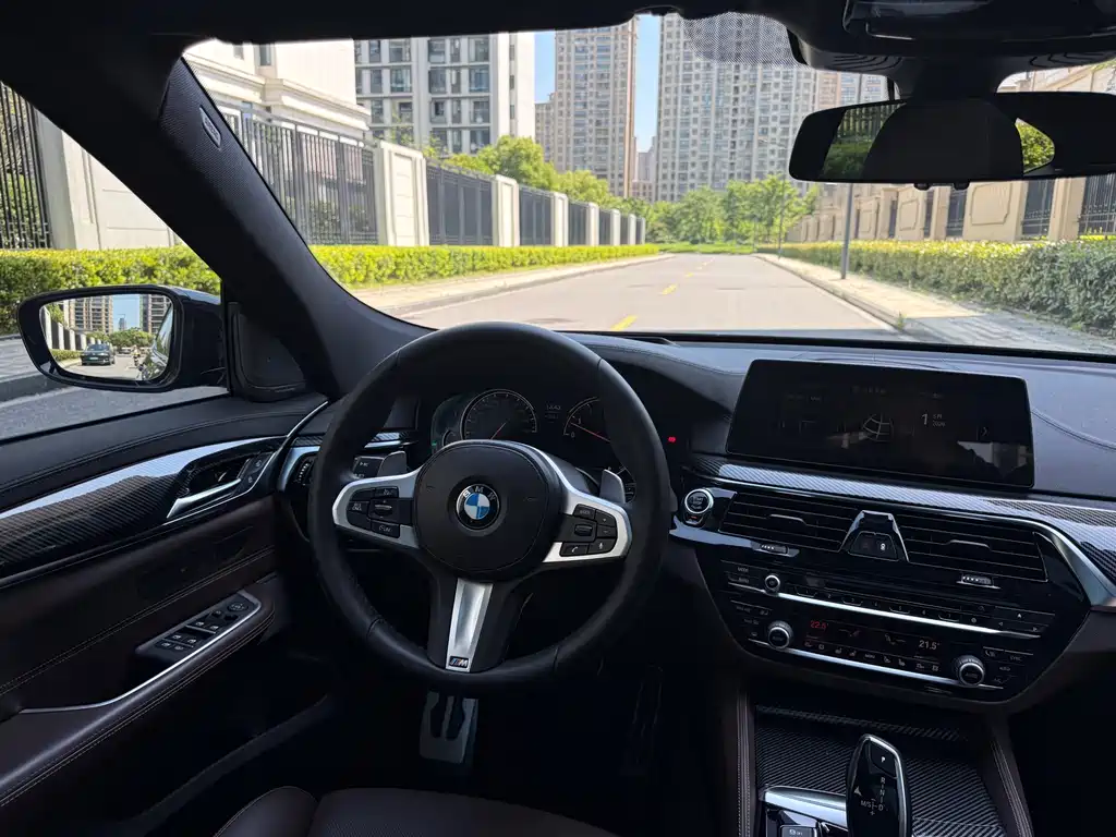 BMW 6 Series GT 2018 — фото 13