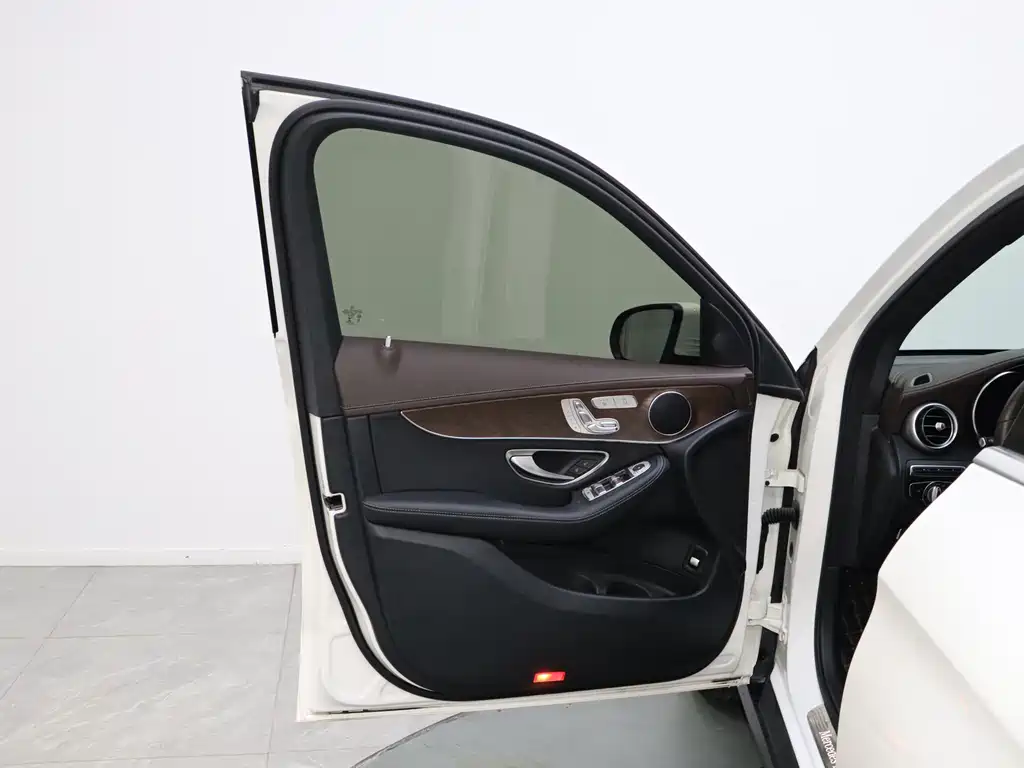 Mercedes-Benz GLC 2022 — фото 13