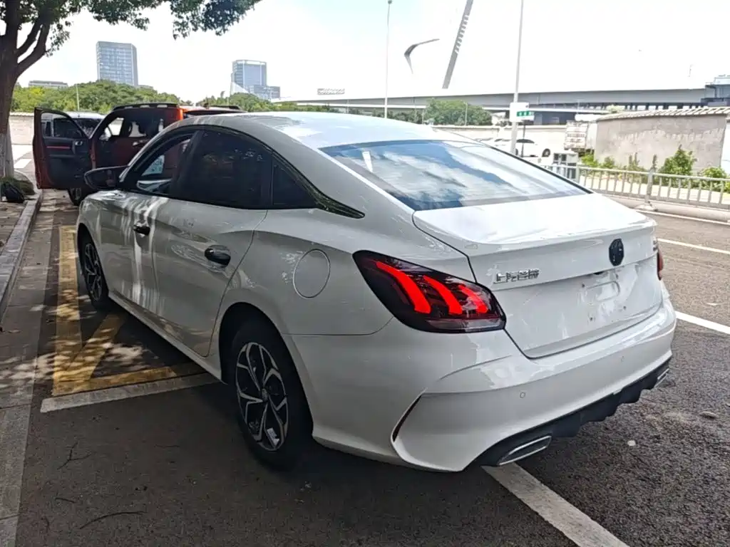 MG MG5 2022
