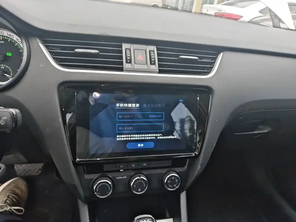 Skoda Octavia 2020 — фото 13