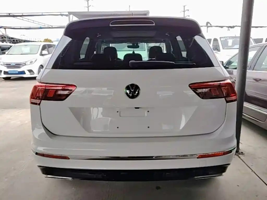 Volkswagen Tiguan L 2021 — фото 6